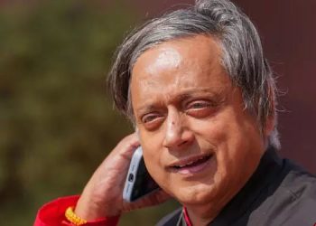 വിഴിഞ്ഞം ട്രയൽ റണ്ണിൽ പങ്കെടുക്കില്ലെന്ന് ശശി തരൂർ