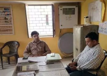 പ്രവൃത്തി സമയത്ത് കാൻഡി ക്രഷ് കളിച്ചു; യു.പിയിൽ സ്കൂൾ അധ്യാപകന് സസ്പെൻഷൻ