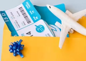 വിമാന ടിക്കറ്റിന് ഡിസ്കൗണ്ട്, പരസ്യം സോഷ്യല് മീഡിയയില്; പലരും പണം നൽകി, ഒടുവിൽ സത്യം പുറത്ത്, വൻ തട്ടിപ്പ്