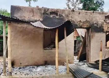 ത്രിപുരയിൽ ആദിവാസി യുവാവ് കൊല്ലപ്പെട്ടതിനെ തുടർന്ന് സംഘർഷം; കടകൾക്ക് തീയിട്ടു