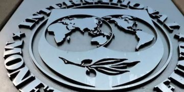 പാകിസ്താൻ ഐ.എം.എഫുമായി 700 കോടി ഡോളർ വായ്പാ കരാർ ഒപ്പിട്ടു