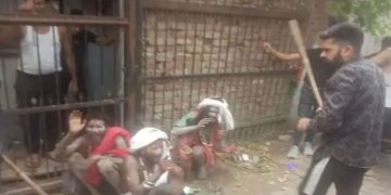 യു.പിയിൽ മുസ്ലിം മതസ്ഥരെന്ന് തെറ്റിദ്ധരിച്ച് ഹിന്ദു സന്യാസിമാരെ ആക്രമിച്ച് തീവ്ര ഹിന്ദുത്വവാദികൾ