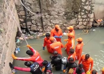 സ്ക്രീനിൽ കണ്ടത് ശരീര ഭാഗമല്ലെന്ന് സ്കൂബ ഡൈവിങ് സംഘം; തിരച്ചിൽ തുടരുന്നു