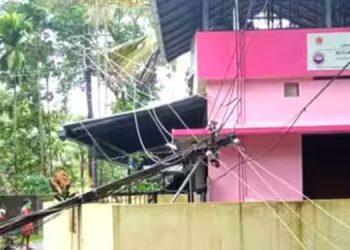 ശക്തമായ കാറ്റിലും മഴയിലും ആലപ്പുഴ ജില്ലയിൽ നാശനഷ്ടങ്ങൾ; ഇലക്ട്രിക് പോസ്റ്റും, മരങ്ങളും കടപുഴകി വീണു