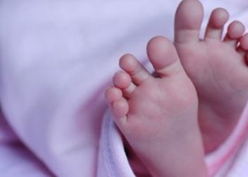 നവജാതശിശുവിനെ സ്കൂൾ വരാന്തയിൽ ഉപേക്ഷിച്ചു; അമ്മയ്ക്കെതിരെ കേസ്