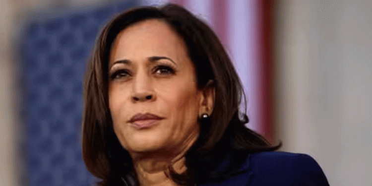 എതിരാളിയായി ബൈഡന് പകരം കമല ഹാരിസ് എത്തിയതോടെ അഭിപ്രായ സർവേകളിൽ ട്രംപിന്റെ ലീഡിൽ ഇടിവ്