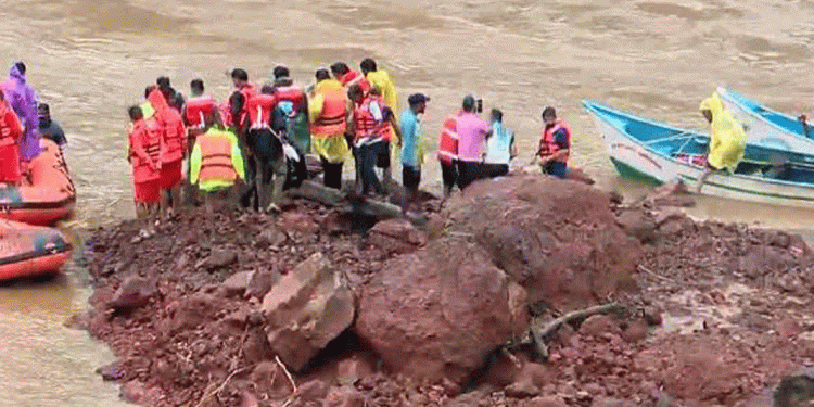മാൽപെ സംഘത്തിന് തിരച്ചിലിന് ഔദ്യോഗിക അനുമതി ഇല്ല ; കാർവാർ എംഎല്എ മുന്നോട്ട് പോകാൻ നിർദേശം നൽകി
