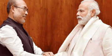 മണിപ്പൂര്‍ മുഖ്യമന്ത്രി ബിരേൻ സിംഗുമായി ചര്‍ച്ച നടത്തി പ്രധാനമന്ത്രി നരേന്ദ്ര മോദി