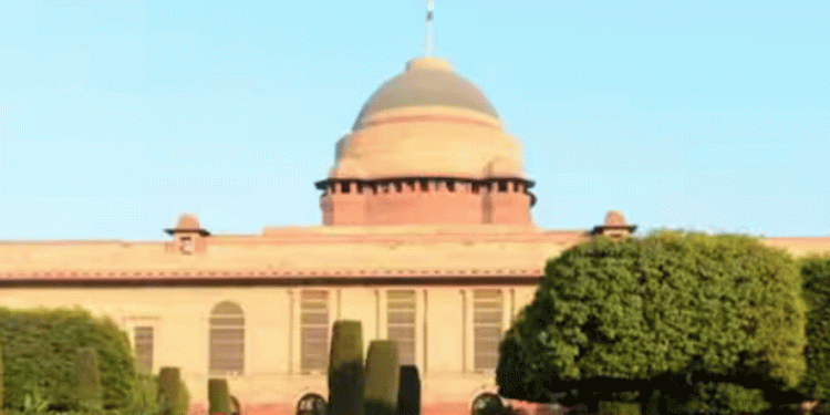 രാഷ്ട്രപതി ഭവനിലെ പ്രശസ്തമായ ദർബാർ ഹാളിനും അശോക ഹാളിനും പേരുമാറ്റം