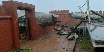 നിർമാണം പൂർത്തിയായിട്ട് 8 മാസം, സിന്ധുദുർഗിൽ പ്രധാനമന്ത്രി അനാച്ഛാദനം ചെയ്ത ഛത്രപതി ശിവാജിയുടെ പ്രതിമ തകർന്നു