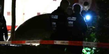 ജർമനിയിൽ കത്തി ആക്രമണം, 3 പേർ കൊല്ലപ്പെട്ടു, അക്രമിക്കായുള്ള തെരച്ചിൽ ഊർജ്ജിതം