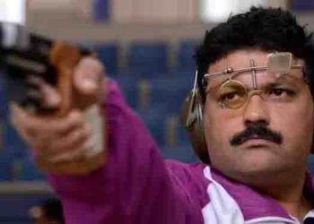 മനു ഭാക്കറിന്‍റെ പരിശീലകനും കോമൺവെൽത്ത് ഗെയിംസ് മെഡൽ ജേതാവുമായ സമരീഷ് ജംഗിന്‍റെ വീട് ഒഴിപ്പിക്കല്‍ ഭീഷണിയില്‍