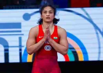 ഇനി കരുത്ത് ബാക്കിയില്ല; വിരമിക്കൽ പ്രഖ്യാപിച്ച് വിനേഷ് ഫോഗട്ട്