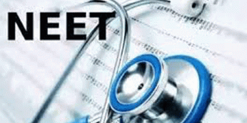 നീറ്റ് പരീക്ഷ നടത്തിപ്പില്‍ വീഴ്ചകള്‍ ആവര്‍‌ത്തിക്കരുതെന്ന് കേന്ദ്രത്തിനും ദേശിയ പരീക്ഷ ഏജന്‍സിക്കും സുപ്രീം കോടതിയുടെ മുന്നറിയിപ്പ്
