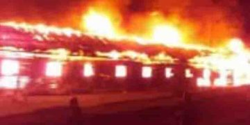 ഉറങ്ങുന്നതിനിടെ ഹോസ്റ്റൽ കെട്ടിടത്തിൽ തീ പടർന്നു, കത്തിക്കരിഞ്ഞ് 17 വിദ്യാർത്ഥികൾ, നിരവധിപ്പേർ ചികിത്സയിൽ