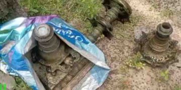 പട്ടാപ്പകൽ ക്ഷേത്രത്തിൽ മുച്ചക്ര സൈക്കിളുമായെത്തി ദീപസ്തംഭം മുറിച്ച് കടത്താൻ ശ്രമം; നാട്ടുകാർ കണ്ടപ്പോൾ ഓടി