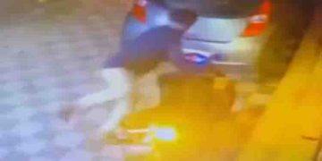 ബൈക്ക് മോഷ്ടിച്ച് കടന്നു, എല്ലാം സേഫെന്ന് കരുതി, മറ്റൊരു കാര്യത്തിന് ഷാഡോ പൊലീസിന്റെ വരവ്, യുവാക്കൾ പിടിയിൽ