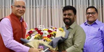 ലങ്കയെ ചുവപ്പിച്ച അനുര ദിസനായകെയ്ക്ക് ആദ്യ അഭിനന്ദനം ഇന്ത്യയിൽ നിന്ന്, നേരിട്ടെത്തി ഹൈക്കമ്മീഷണർ അനുമോദിച്ചു