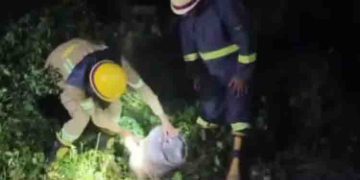 ട്രാക്കിൽ ഗ്യാസ് സിലിണ്ടറും പെട്രോൾ നിറച്ച കുപ്പിയും; ട്രെയിൻ തട്ടിയെങ്കിലും വൻദുരന്തം ഒഴിവായത് തലനാരിഴയ്ക്ക്