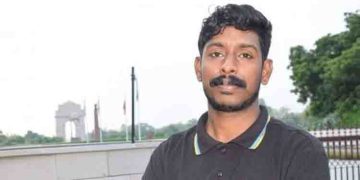 കണ്ണീരോടെ… അർജുനെ ഏറ്റുവാങ്ങി കേരളം; ആദരാഞ്ജലി അർപ്പിക്കാൻ ജനത്തിരക്ക്; വിലാപയാത്ര കോഴിക്കോട് ജില്ലയിൽ