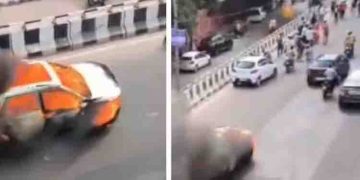 തീപിടിച്ച്, അഗ്നി ഗോളം പോലെ ആള്‍ക്കൂട്ടത്തിനിടയിലേക്ക് ഉരുണ്ടുവന്നത് ഡ്രൈവറില്ലാ കാര്‍; വീഡിയോ വൈറൽ