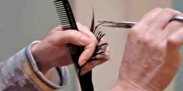 കലവൂരിൽ വിജയദശമി ആഘോഷങ്ങൾക്കിടെ പെൺകുട്ടിയുടെ മുടിമുറിച്ചതായി പരാതി