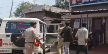 കറങ്ങി നടന്നത് ആഢംബര കാറിൽ, അയൽക്കാര്‍ കാറിൻ്റെ നമ്പർ തിരിച്ചറിഞ്ഞു, ഒടുവില്‍ പിടിച്ചത് റബര്‍ ഷീറ്റ് മോഷണം