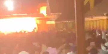 കാസർകോട് തെയ്യംകെട്ട് മഹോത്സവത്തിനിടെ വെടിപ്പുരയ്ക്ക് തീപിടിച്ചു; പൊള്ളലേറ്റ നിരവധി പേരുടെ ​നില ​ഗുരുതരം