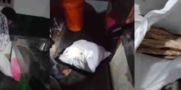 പൂട്ടിക്കിടന്ന വീട്ടിൽ പരിശോധന, അടുക്കളയിലെ സ്ലാബിനടിയിൽ ചാക്കുകെട്ടുകൾ, പിടിച്ചെടുത്തത് 14 കിലോയുടെ ചന്ദനം