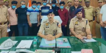 വാഹന പരിശോധനയിൽ കണ്ടെത്തിയത് യുവാക്കളുടെ ‘തോക്ക് ഡെലിവറി’; ഓൺലൈനിലൂടെ ഓർഡർ സ്വീകരിച്ച് ഇടപാടുകൾ