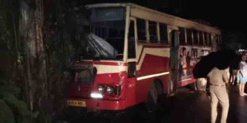 അടിമാലിയിൽ കെഎസ്ആ‌ർടിസി ബസ് അപകടത്തിൽപെട്ടു; 10 പേർക്ക് പരിക്ക്, 6 പേർ മെ‍ഡിക്കൽ കോളേജിൽ
