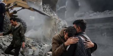 അഭയാർത്ഥി ക്യാംപുകൾ പോലും വിടുന്നില്ല, തുടരെ ബോംബുകൾ; ഗാസയില്‍ ഇസ്രയേല്‍ വ്യോമാക്രമണത്തില്‍ 73 മരണം