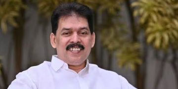 അൻവറുമായി കൂടിക്കാഴ്ച, കാരാട്ട് റസാഖിനെ മദ്രസ അധ്യാപക ക്ഷേമനിധി ബോർഡ് ചെയർമാൻ സ്ഥാനത്ത് നിന്നും നീക്കിയേക്കും