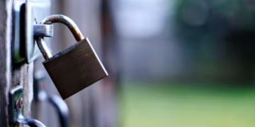 ഉടമ വിദേശത്ത്, കൊച്ചിയിൽ അടച്ചിട്ട വീടിന് വൻതുകയുടെ കറന്റ് ബില്ല്, പരിശോധനയിൽ കണ്ടത് മറ്റൊരു കുടുംബത്തെ, പരാതി