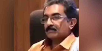 വിരമിക്കാൻ 7 മാസം മാത്രം, നാട്ടിലേക്ക് ട്രാൻസ്ഫർ നവീൻ ബാബു ചോദിച്ചുവാങ്ങിയത്, ഭാര്യ തഹസിൽദാർ; പ്രതിഷേധം ശക്തം