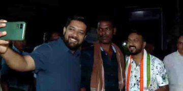 പാലക്കാട് ആവേശച്ചൂട്: അതിരാവിലെ മാർക്കറ്റിലെത്തി വോട്ട് ചോദിച്ച് രാഹുൽ; സരിൻ്റെ റോഡ് ഷോ വൈകിട്ട്