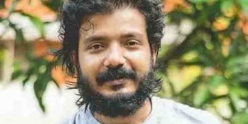 ബൈക്ക് യാത്രികനെ ഇടിച്ചിട്ട ശേഷവും ശ്രീനാഥ് ഭാസി കാര്‍ നിര്‍ത്തിയില്ല, പൊലീസ് കേസ് എടുത്തു