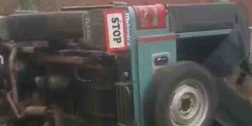 കുരിശുപള്ളിയുടെ ചില്ലുകൾ തകർത്തു, ജീപ്പ് കുത്തിമറിച്ചു; മൂന്നാറിലെ ജനവാസ മേഖലയിൽ വീണ്ടും കാട്ടാനയിറങ്ങി