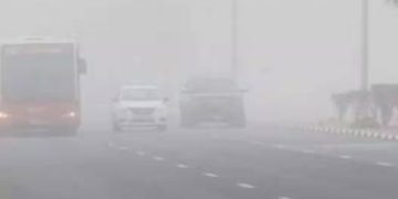 മൂടല്‍മഞ്ഞ്; യുഎഇയിൽ റെഡ്, യെല്ലോ അലര്‍ട്ട് പുറപ്പെടുവിച്ചു, ചിലയിടങ്ങളില്‍ മഴയ്ക്ക് സാധ്യത