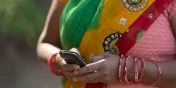 പിരിച്ചുവിട്ടു, പിന്നാലെ സഹായികളുമായി എത്തി വീട്ടുകാരെ ആക്രമിച്ച് കൊള്ളയടിച്ച് വീട്ടുജോലിക്കാരി