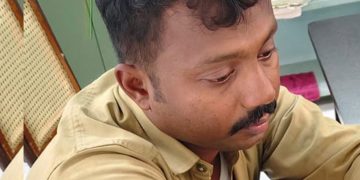 വൈദ്യുതി ബില്‍ അടയ്ക്കാന്‍ ഫോണ്‍ വിളിച്ച് അറിയിച്ച ഉദ്യോഗസ്ഥനെ ഓഫീസിലെത്തി മര്‍ദ്ദിച്ച് ഉപഭോക്താവ്