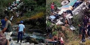 ഉത്തരാഖണ്ഡിലെ അൽമോറയിൽ ബസ്  താഴ്ചയിലേക്ക് മറിഞ്ഞ് 28 പേർ മരിച്ചു