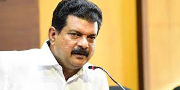 വനിതാ ഡോക്ടര്മാരെ ആക്ഷേപിച്ചു ; പി വി അന്വറിനെതിരെ ഡോക്ടര്മാരുടെ സംഘടന