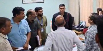 കൈക്കൂലി വാങ്ങുന്നതിനിടയിൽ അസിസ്റ്റൻറ് ലേബർ കമ്മീഷണർ പിടിയിലായി