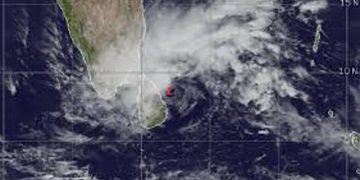 ഫിന്‍ജാല്‍ ചുഴലിക്കാറ്റിന്റെ സ്വാധീനത്തില്‍ കേരളത്തില്‍ നാളെ മുതല്‍ മഴയ്ക്ക് സാധ്യതയെന്ന് മുന്നറിയിപ്പ്