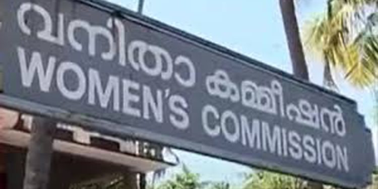ജോലിയില്ലാത്ത സ്ത്രീകളെ വീട്ടമ്മയെന്ന് വിളിക്കുന്നത് തിരുത്തണമെന്ന് വനിതാ കമ്മീഷന്‍