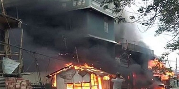 മണിപ്പൂരിൽ വീണ്ടും സംഘർഷം ; കർഷകർക്ക് നേരെ വെടിവെപ്പ്