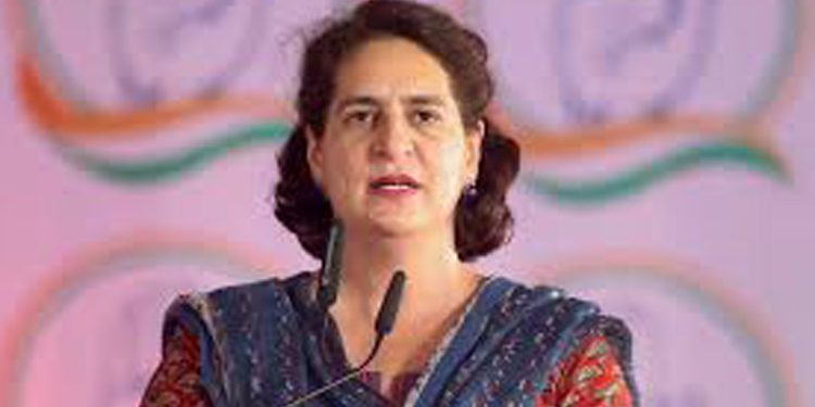 വയനാട്ടിൽ നിന്ന് ഡൽഹിയിലേക്ക് മടങ്ങുന്നത് ഗ്യാസ് ചേമ്പറിൽ കയറുന്നതുപോലെ ; പ്രിയങ്ക ഗാന്ധി