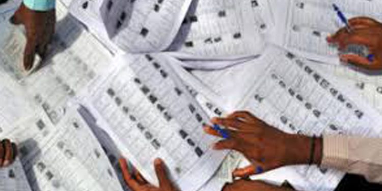 പാലക്കാട് വോട്ടർപട്ടികയിൽ വ്യാപക ക്രമക്കേട്