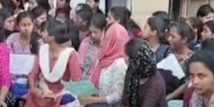 കാഞ്ഞങ്ങാട് നഴ്സിംഗ് വിദ്യാർത്ഥിനി ആത്മഹത്യക്ക് ശ്രമിച്ചു